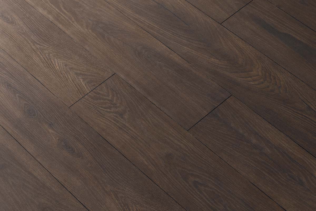 Aqualock 10mm Laminate Flooring Mocha Oak - Image 4