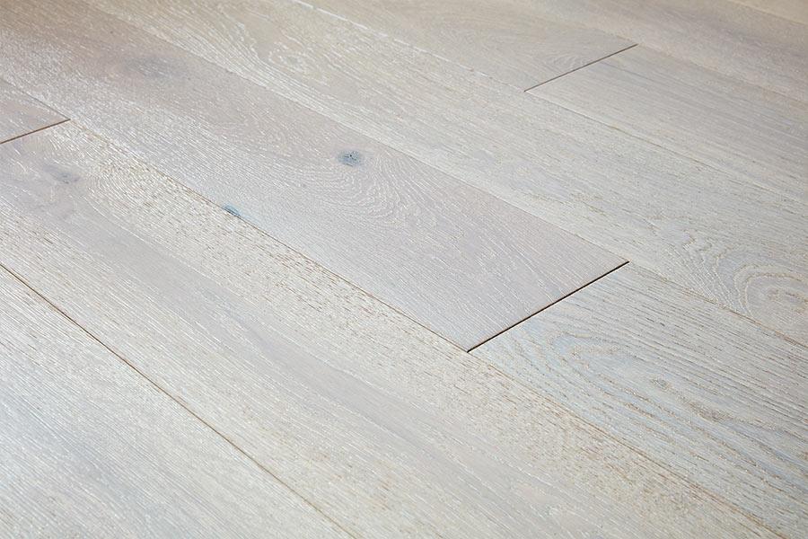 Galleria Professional Engineered European Rustic Oak Flooring 14mm x 190mm Winter Dawn Lacquered - Image 3