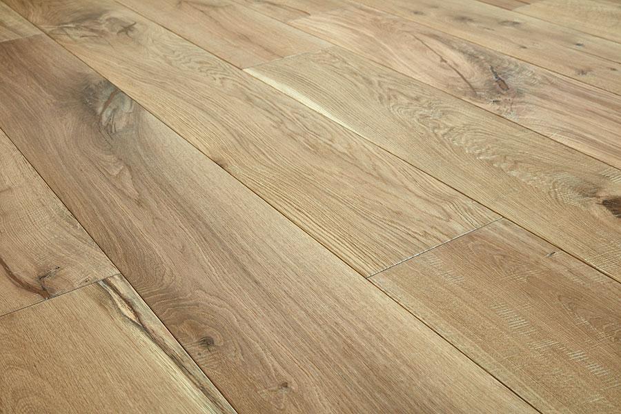 Galleria Professional Engineered European Rustic Oak Flooring 20mm x 240mm Antique Natural Brushed & Oiled - Image 3