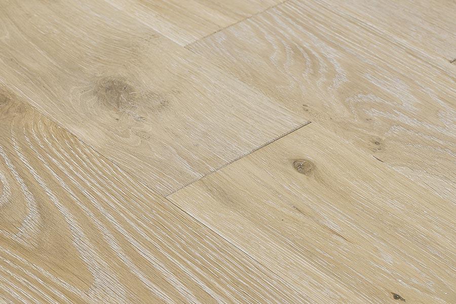 Galleria Professional Solid European Rustic Oak Flooring 18mm x 150mm Linen Brushed & Lacquered - Image 4