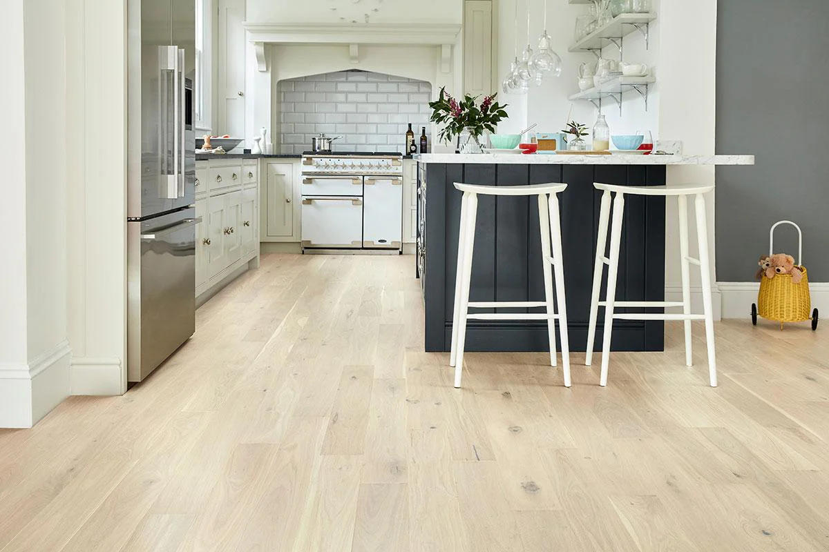 Home Choice Engineered European Rustic Oak Flooring 14mm x 130mm Cappuccino Lacquered - Image 5