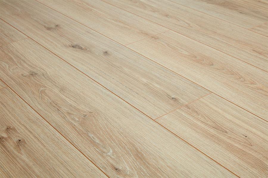 Series Woods 12mm Laminate Flooring Phalsbourg Oak - Image 3
