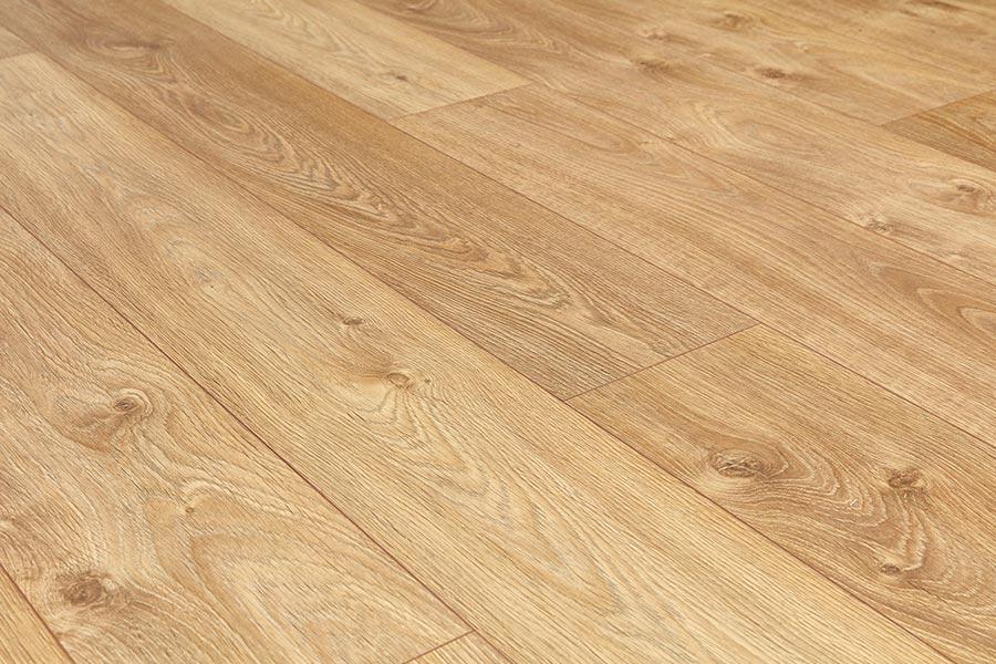 Series Woods 12mm Laminate Flooring Smoked Oak - Image 3