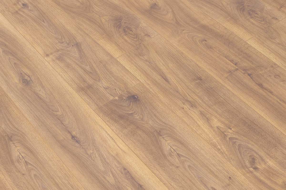 Series Woods 12mm Laminate Flooring Warm Honey Oak - Image 3