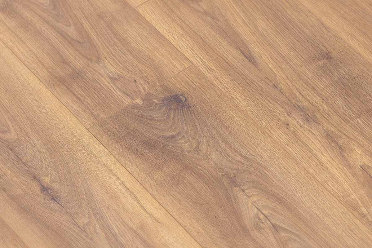 Series Woods 12mm Laminate Flooring Warm Honey Oak - Image 4