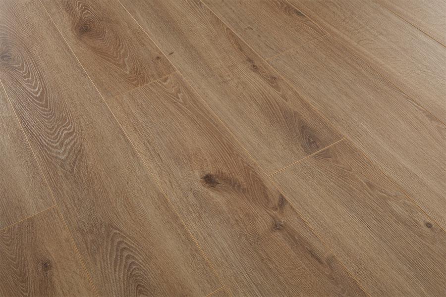 Series Woods Professional 10mm Laminate Flooring Light Oak - Image 3